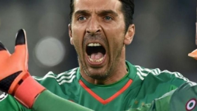 Nella foto Gianluigi Buffon e Neto.