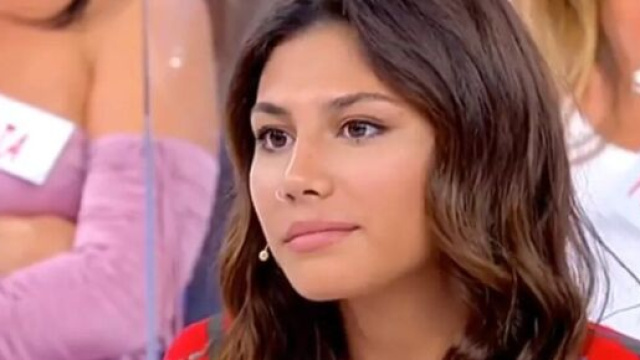 Uomini e donne, Beatrice non &egrave; la scelta di Davide: per lei potrebbe esserci il Trono.