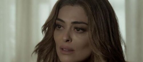 Bibi exp&otilde;e podres de Rubinho em "A For&ccedil;a do Querer". (Reprodu&ccedil;&atilde;o/TV Globo)