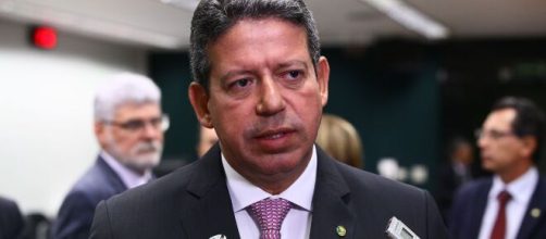 Lira diz que aux&iacute;lio emergencial de R$ 200 ou R$ 300 far&aacute; diferen&ccedil;a na vida dos brasileiros. (Arquivo Blasting News)