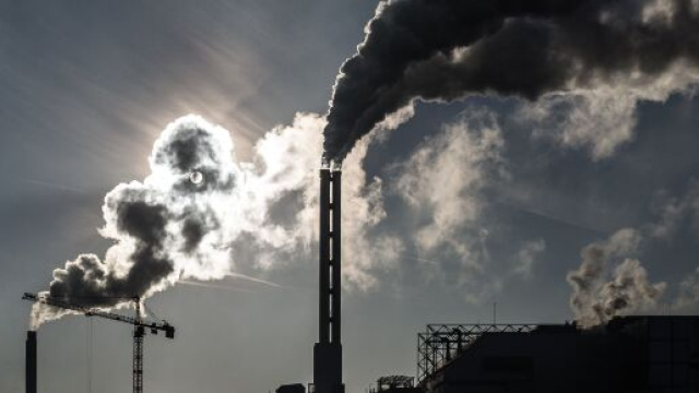 L'inquinamento da combustibili fossili provoca ogni anno quasi 9 milioni di morti.