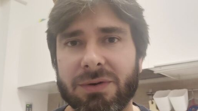 Alessandro Di Battista lascia il M5s dopo il voto su Rousseau: Non ... - fanpage.it
