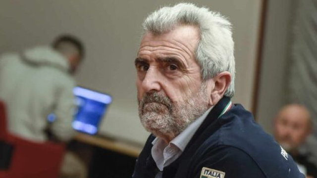 Covid-19, Miozzo consiglia l'uso dell'esercito per le riaperture serali dei ristoranti.
