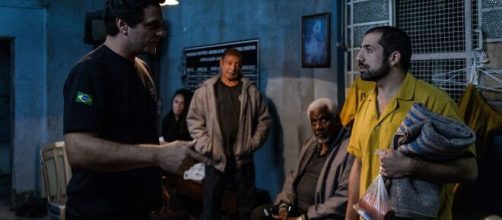 A primeira temporada de 'Carcereiro' foi ao ar em 2017. (Reprodu&ccedil;&atilde;o/GloboPlay)