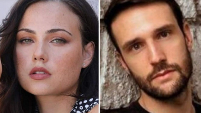 Grande Fratello Vip, Adua e Zenga sempre pi&ugrave; vicini: coccole e un quasi bacio.