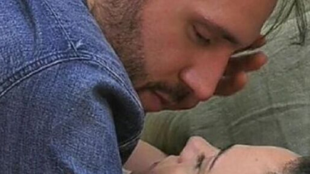 Grande Fratello Vip, Rosalinda e Zenga si baciano.