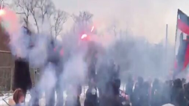 Les fans du PSG en feu pour soutenir leurs joueurs avant la rencontre face au Bar&ccedil;a (capture).