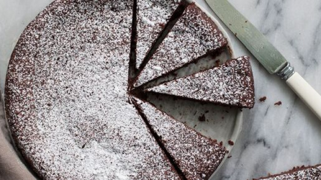 Torta caprese, un dolce immancabile della tradizione