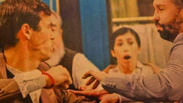 Una Vita: Santiago prende a pugni Felipe.