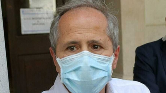Andrea Crisanti preoccupato dalla variante inglese del coronavirus.