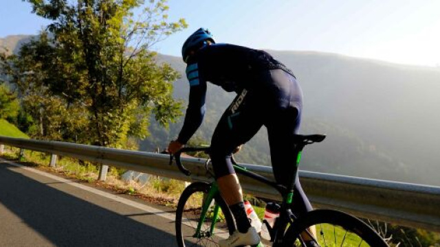 Ciclismo e disturbi alimentari, Cimolai: 'Una mela dopo 5 o 6 ore di allenamento'.