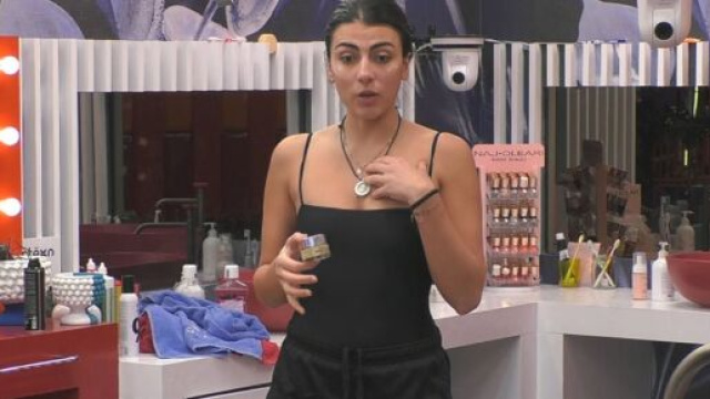 Grande Fratello Vip, la confidenza di Dayane su Salemi: '&Egrave; la mia valvola di felicit&agrave;'.