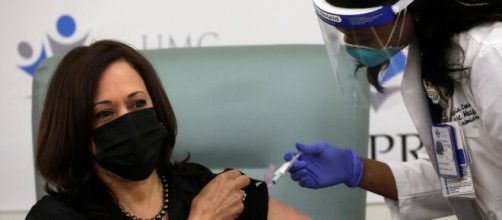 Se ampl&iacute;a el abanico de edad para recibir la vacuna contra la COVID-19