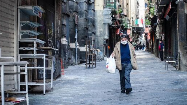 Covid-19: sei regioni rischiano la zona arancione, tra cui il Lazio e la Lombardia.