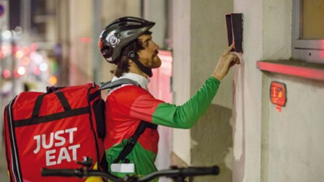 Offerte di lavoro Just Eat: assunzioni per rider.