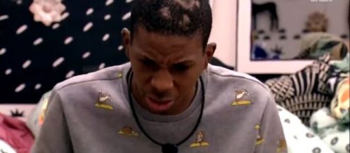 'BBB21': Karol Conk&aacute; e Lucas se desentendem. (Reprodu&ccedil;&atilde;o/TV Globo)