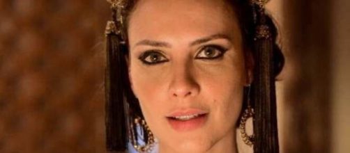 Nadi se declara para Ter&aacute; em "G&ecirc;nesis". (Reprodu&ccedil;&atilde;o/RecordTV)