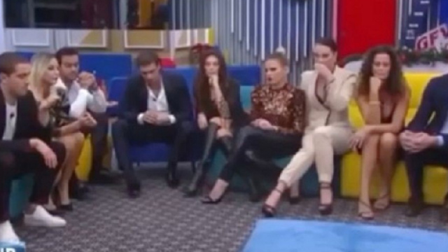 Gf Vip, ex concorrenti contri Signorini.