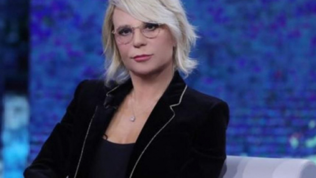 GF Vip, D'Eusanio calma Mello e cita De Filippi: 'Pensi che sta meglio di te? Vive in tv'.