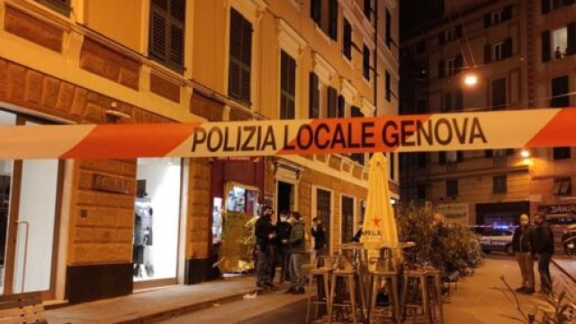A Genova, 69enne uccisa a coltellate dall'ex compagno nel suo negozio. Fermato, l'uomo ha confessato.