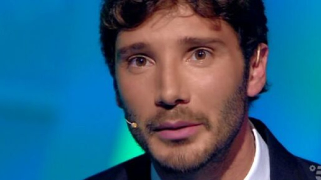 C'&egrave; Posta per Te, Stefano De Martino ringrazia Maria De Filippi: 'Se sono qua &egrave; grazie a lei'.