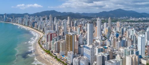 Cidades &agrave; beira do mar s&atilde;o as mais suscet&iacute;veis ao afundamento da crosta da Terra, diz pesquisa (Arquivo Blasting News)