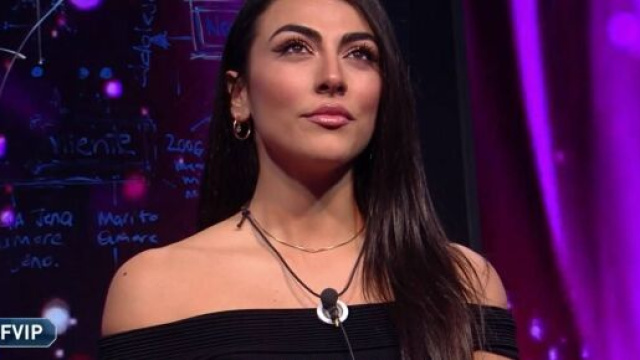 GFVip: Giulia Salemi avrebbe messo dei 'like' a dei tweet contro Zelletta e Cannav&ograve;.
