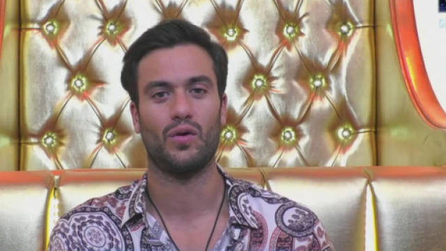 GFVip, Pierpaolo riceve una dedica aerea da Salemi: 'Sei il nostro orgoglio, ti a...'.