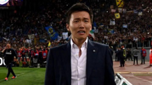 Steven Zhang continua a tifare la sua Inter, mentre cerca finanziamenti per rimanere al comando