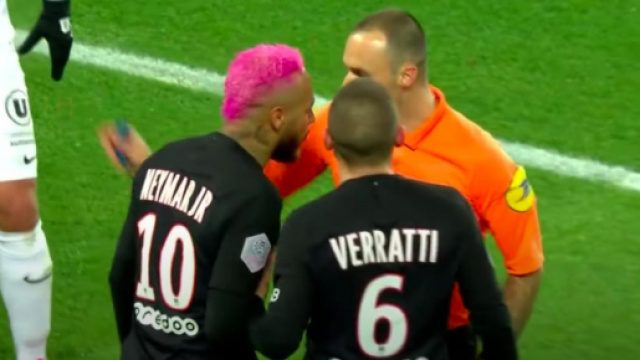 Ennjimi donne quelques conseils pour arbitrer Neymar et Verratti - Photo capture d'&eacute;cran vid&eacute;o Youtube