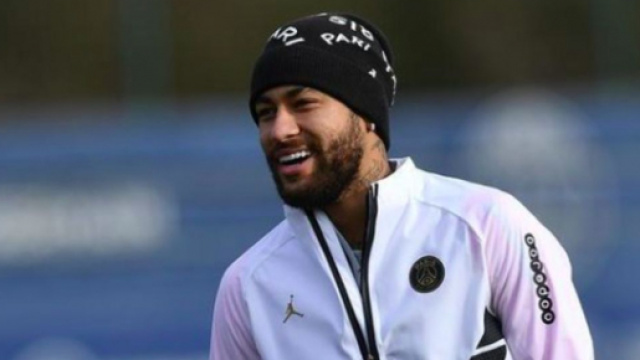Neymar joue avec les nerfs du supporter du PSG - photo Instagram Neymar