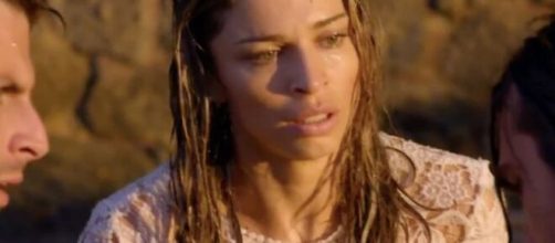 Ester e Cassiano no final de "Flor do Caribe" (Reprodu&ccedil;&atilde;o/Rede Globo)