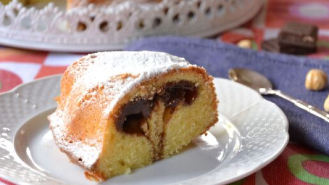 Ciambella alla nutella, molto gustoso e dal cuore morbido