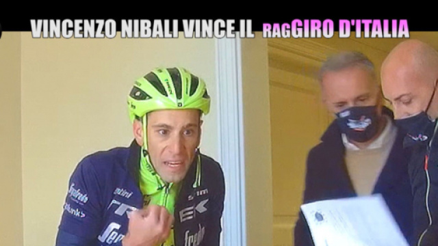 Ciclismo, lo scherzo de Le Iene a Vincenzo Nibali.