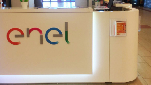 Il logo Enel, l'azienda ricerca diplomati tecnici-operativi e project manager