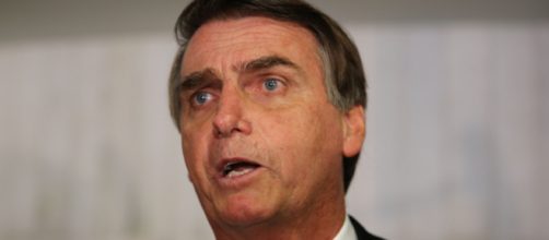 Bolsonaro critica reajuste da Petrobras e diz que pre&ccedil;o dos combust&iacute;veis &eacute; abusivo (Ag&ecirc;ncia Brasil)