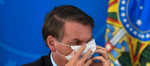 Bolsonaro questiona o uso de m&aacute;scara. (Foto: Arquivo Blastingnews)