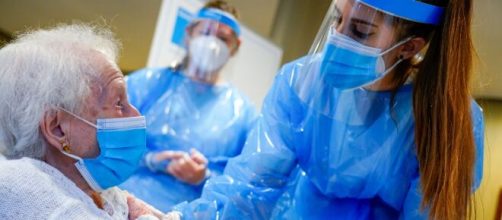 Entre el 50% y 60% de muertes por coronavirus ha ocurrido en residencias de ancianos.