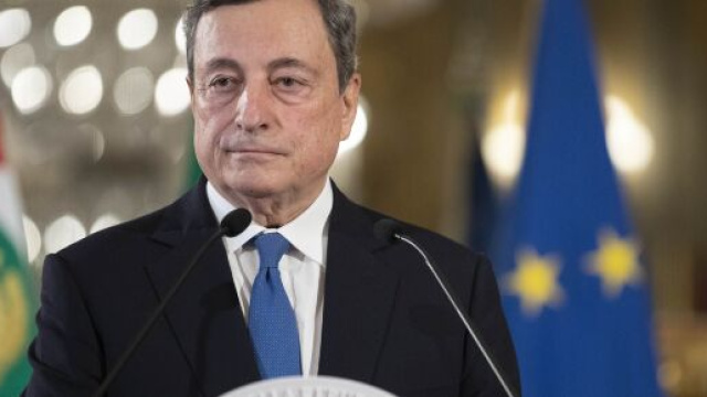 Bonus 100 euro cedolino, grattacapo per Draghi: rischio perdita o restituzione nel 2021.