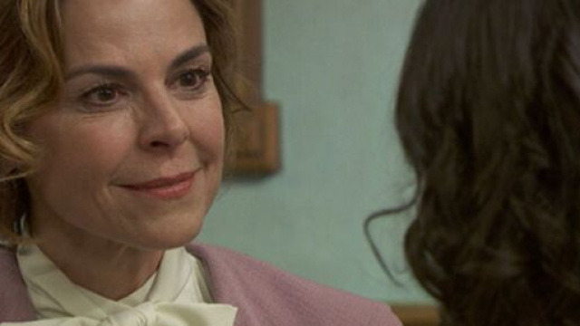 Il segreto, trame Spagna: Do&ntilde;a Bego&ntilde;a convince Rosa ad uccidere Manuela.