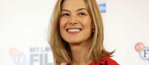 Rosamund Pike foi indicada ao Globo de Ouro 2021. (Arquivo Blasting News)