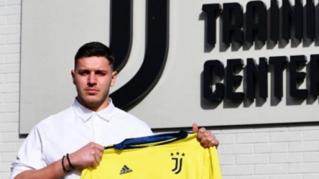 Il portiere Zsombor Senko ha rinnovato il contratto con la Juve fino al giugno del 2022.