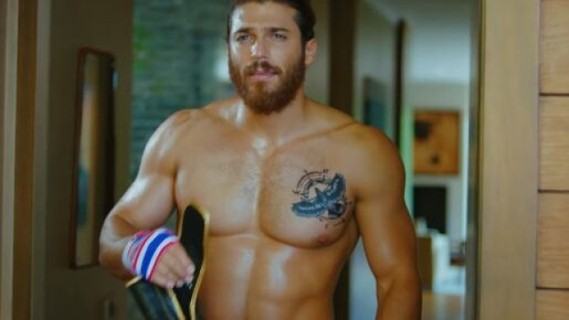Can Yaman bocciato da Diana Del Bufalo