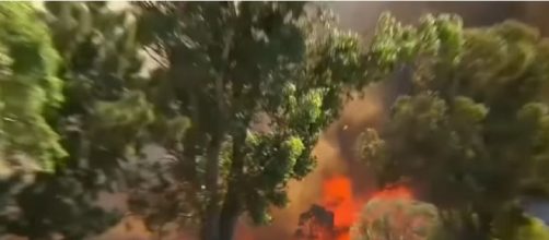 Bushfire burns through Forrestdale in Perth&rsquo;s south. &copy;Nine News Australia YouTube video]
