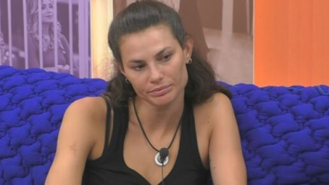 GF Vip, Dayane attaccata da Salvo.