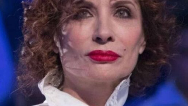 Grande Fratello Vip, gaffe di D'Eusanio sul fratello di Mello: polemica sul web.