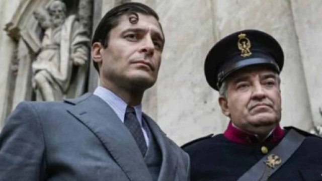 Il Commissario Ricciardi: Luigi Alfredo sempre pi&ugrave; vicino ad Enrica.