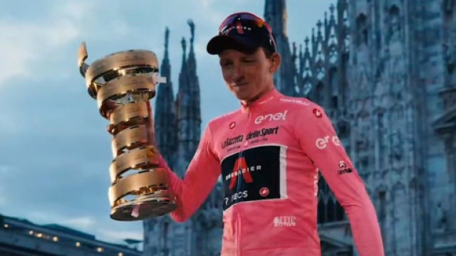 Tao Geoghegan Hart, vincitore del Giro d'Italia.