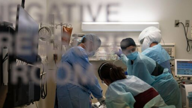 una stanza di pressione negativa, durante la prima ondata. (da World Socialist Web Site)