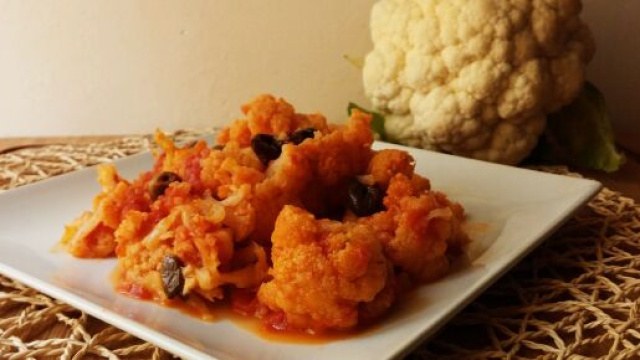 Cavolfiori in umido, un contorno semplice e veloce da realizzare.